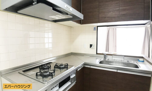 使いやすいL字型のキッチンです！新調済みで新しいキッチンです♪(キッチン)