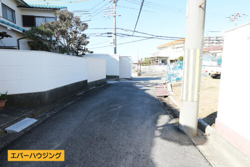 南側前面道路の写真です。