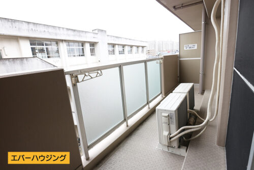 バルコニーは南向きです。