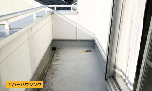 バルコニーは南向きです。