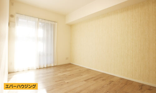 洋室7.8帖のお部屋。こちらのお部屋にはウォークインクローゼットが付いています。お洋服の多い方でも安心です。