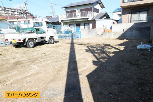 現地土地写真です。陽当たりの良い立地です。