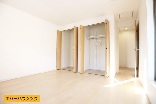 洋室にはクローゼット付きです。（1号棟写真参考）