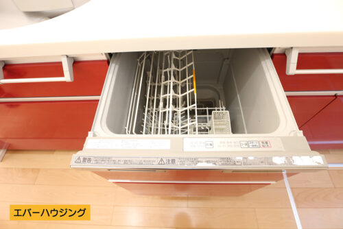 忙しい奥様にうれしい食器洗い乾燥機付きです！