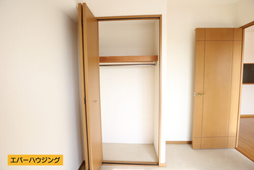 洋室にはクローゼットがあります。