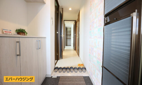 玄関スペース。シューズボックスもございます。