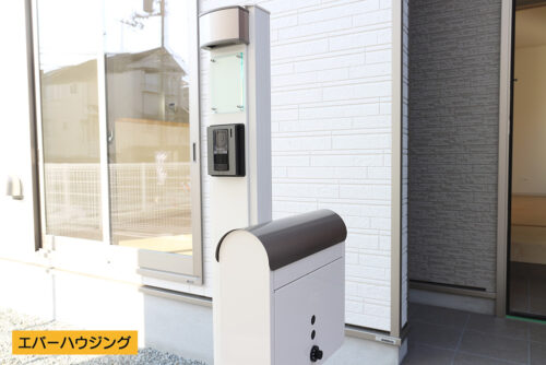 玄関ポーチです。（1号棟写真参考）