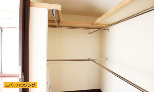 ウォークインクローゼットがあるので、お洋服の多い方も安心です♪