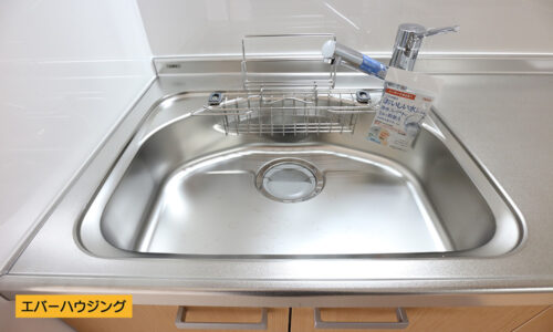 使いやすいシングルレバーの水栓です。