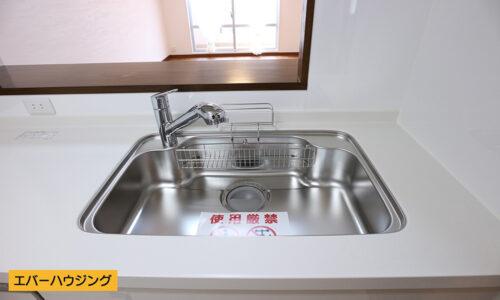 使いやすいシングルレバーの水栓♪ 新調済みで綺麗です！