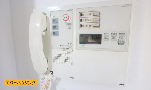 オートロックと連動したインターホンです。