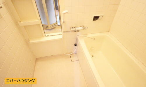 広めの浴槽でゆったりと浸かれます。