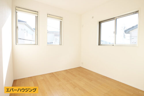 洋室4.5帖。南向きのお部屋です。