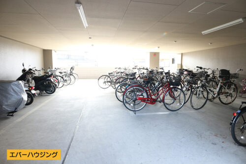 駐輪場。