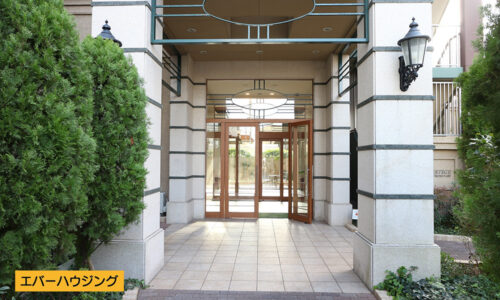 ラグジュアリーなエントランス。